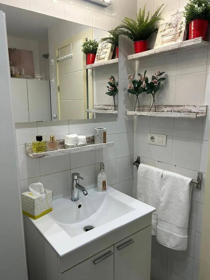 Apartment Apartamento Suite Torre Alta Parking Gratis Sevilla